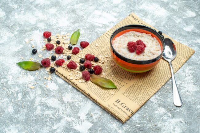 Overnight Oats with Frozen Berries